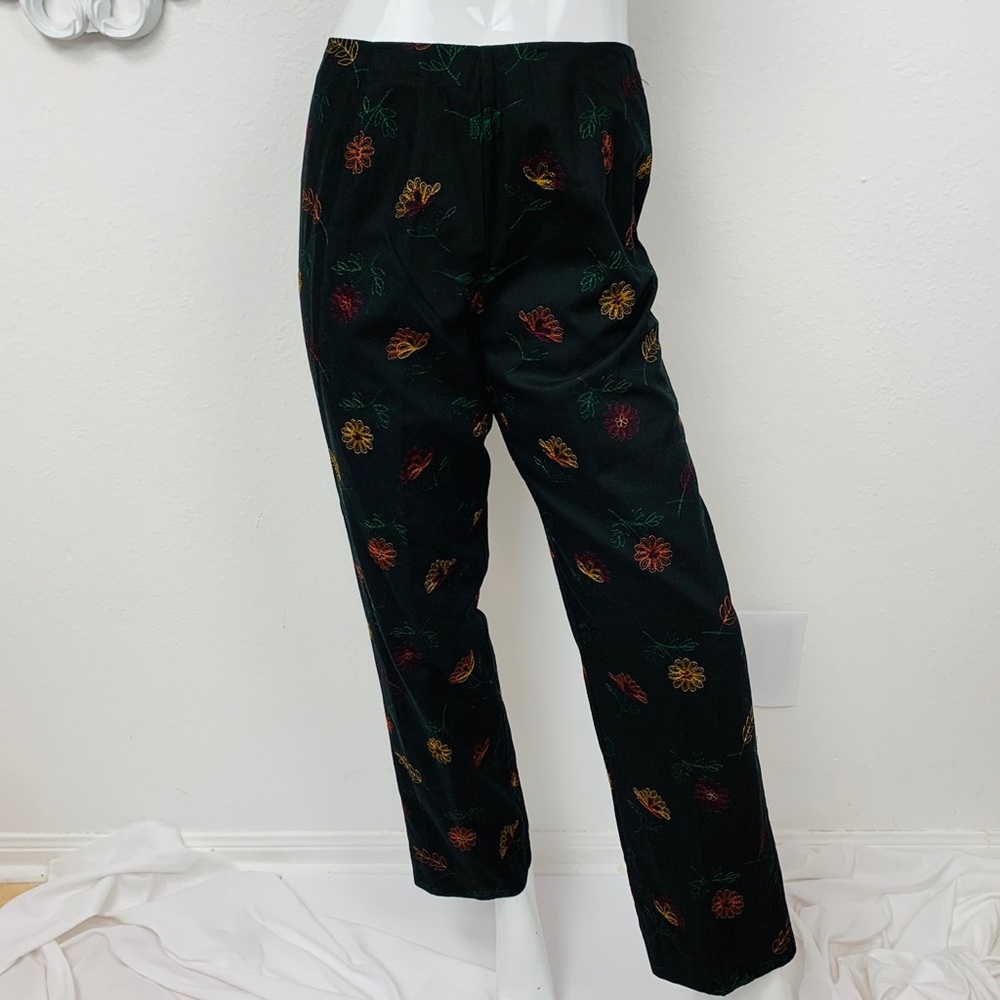 Nicole Studio / Black Embroider Flowers